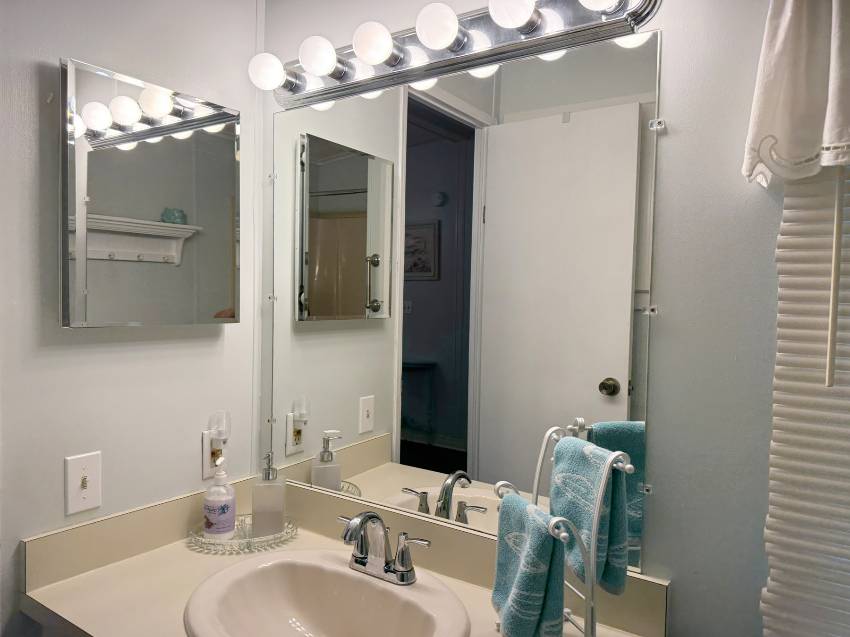 317 Bougainvillea Circle a Parrish, FL Mobile or Manufactured Home for Sale
